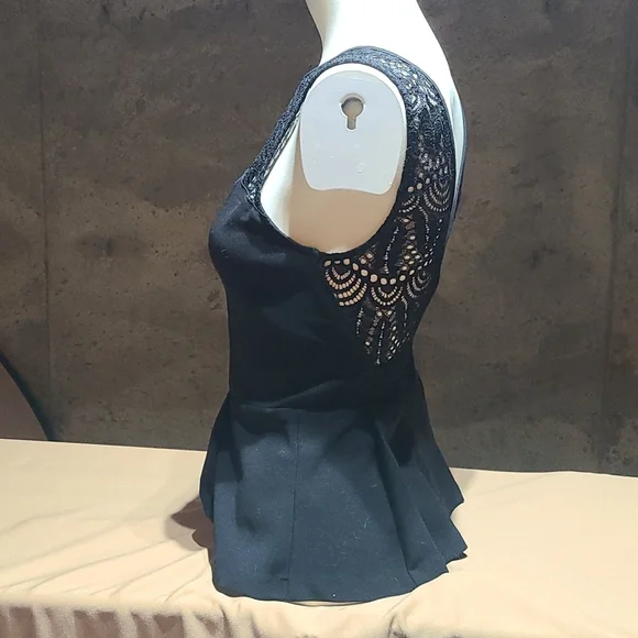 🔴 Dynamite Top - Picture 2 of 6